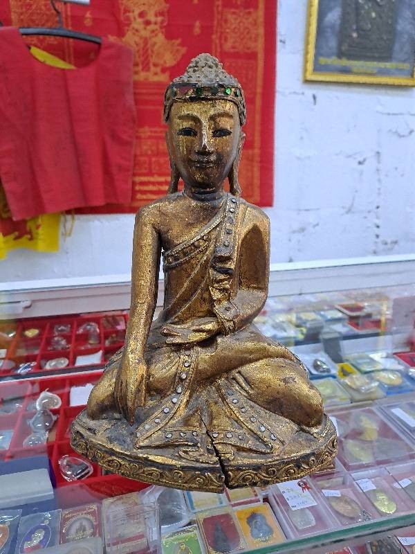 พระไม้บูชาแกะศิลป์มัณฑะเลย์ 