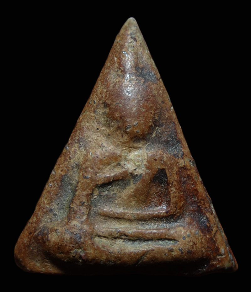 พระนางพญา พิมพ์ไม่มีหู กรุโรงทอ 