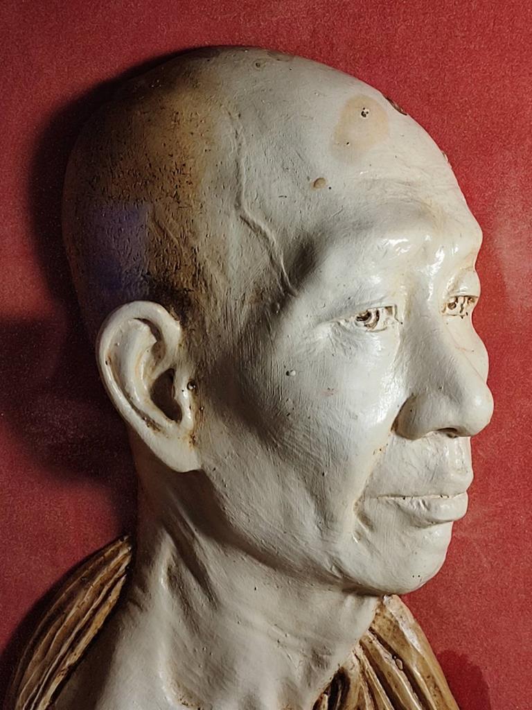 หลวงพ่อเกษม รูปซิลิก้าครึ่งองค์ ปี18