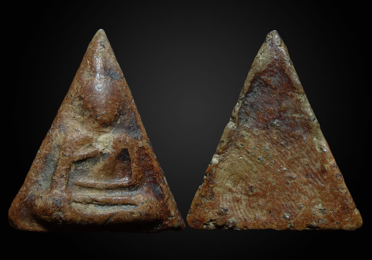 พระนางพญา พิมพ์ไม่มีหู กรุโรงทอ 