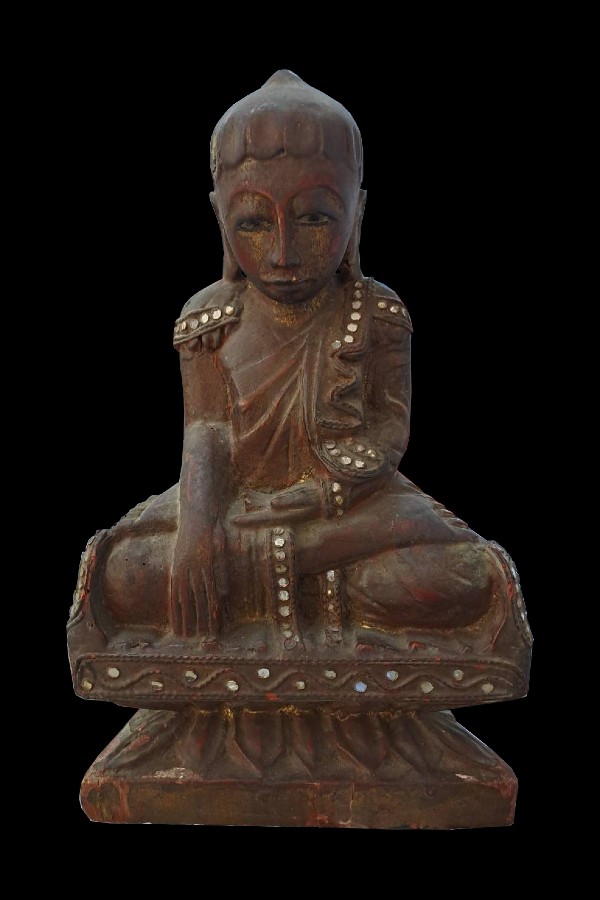 พระบูชาไม้บัวเข็ม สวยอลังกาล