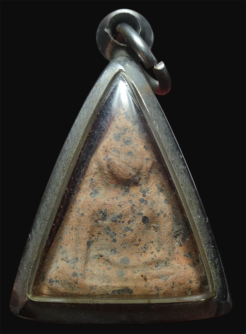 พระนางพญา หลังยันต์ดวง อาจารย์ถนอม