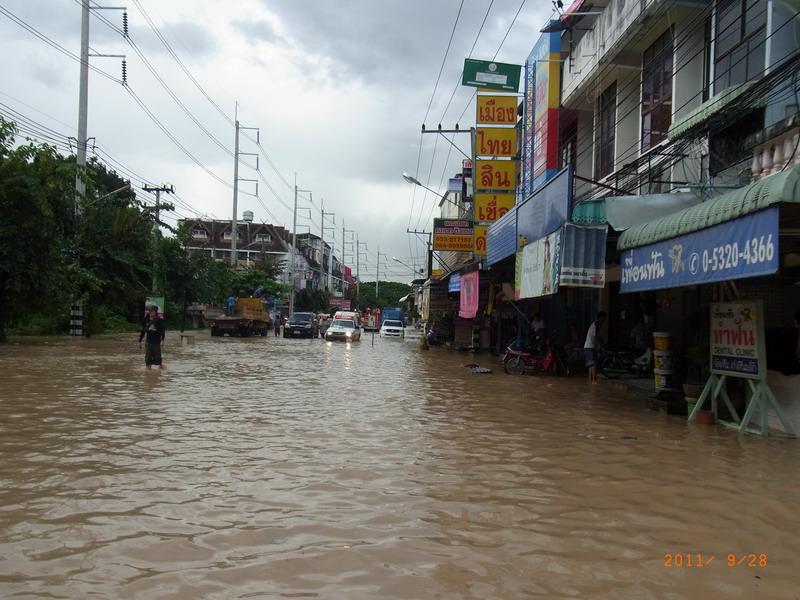 .....จัดให้ตามที่ p.som ขอมา..น้ำท่วมช้างคลาน...