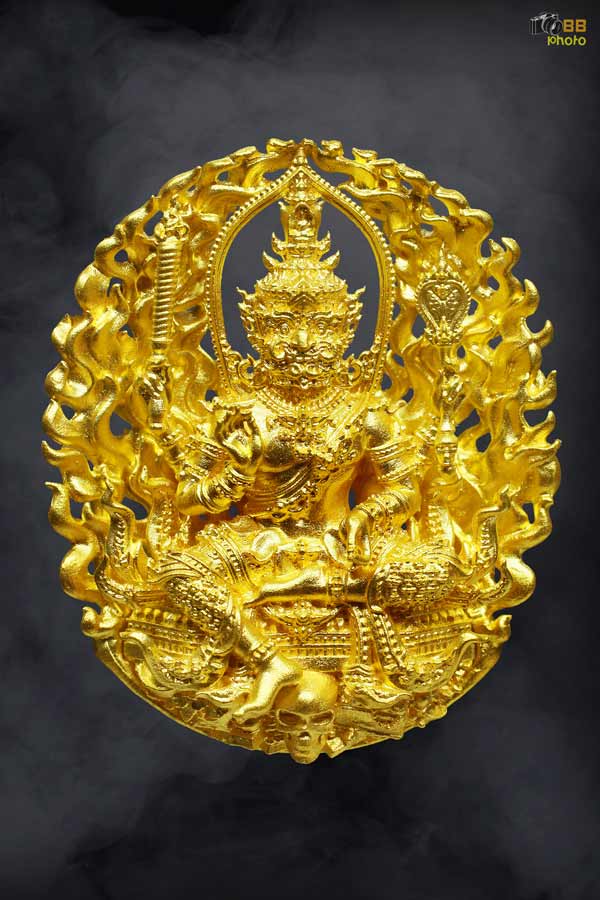 ท้าวเวสสุวรรณครูบาจันทร์ วัดนํ้าแป้ง ทอง