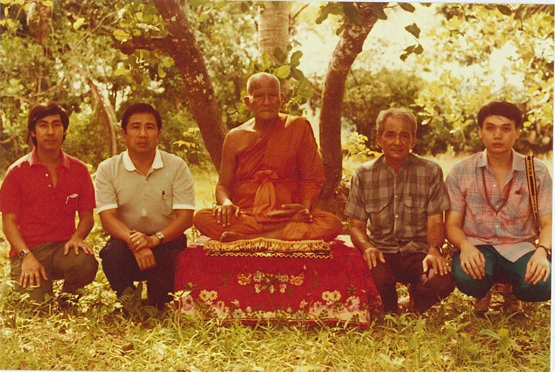 ครูบาขันแก้ว-พ่อท่านแก้ว-รัศมีพรหม