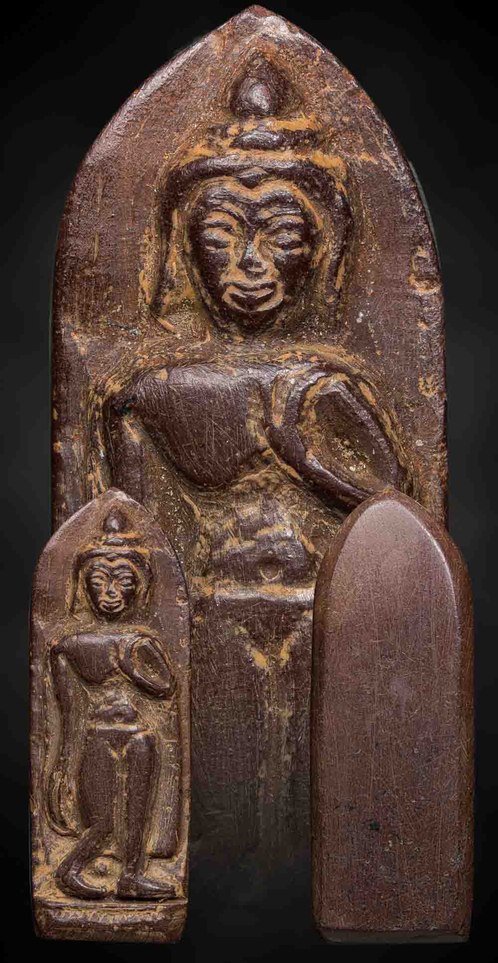 พระลีลาหินแกะโบราณ