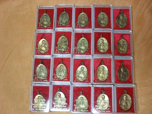 เหรียญครูบาศรีวิชัยบ้านปาง ปี 36 (ยังบูชาไม่แพง แต่สวยเร้าใจ)
