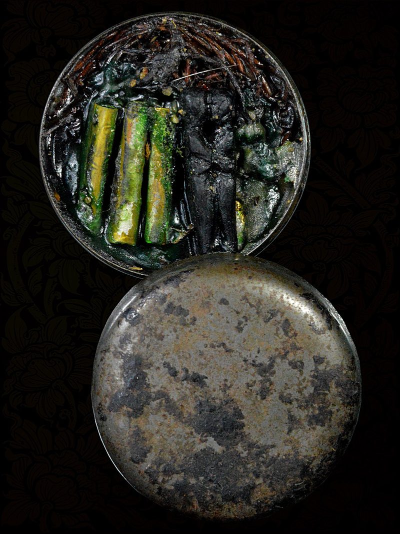 สีผึ้งครูบาต๋า ยุคแรกๆ