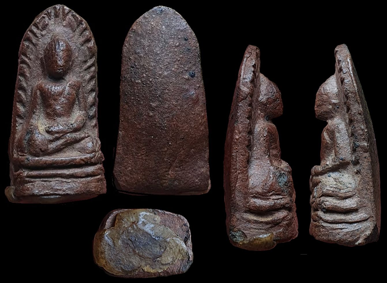 ...พระรอดวัดพระสิงห์ 2496 จารหลวงพ่อเงิน อุดเทียนชัยในองค์เดียว ....