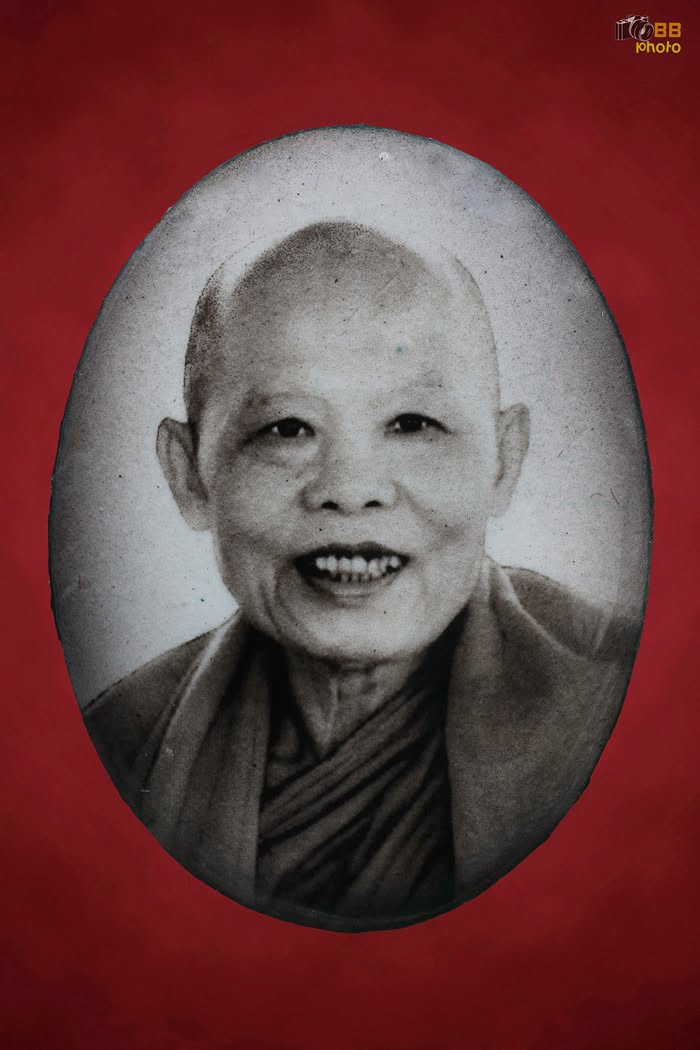 ล็อกเก็ตสารพัดนึก หลวงพ่อประสิทธิ์ 