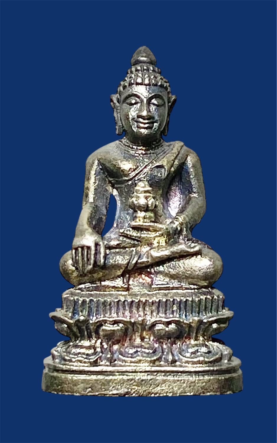 พระชัยวัฒน์ราชมงคลเนื้อเงินพร้อมกล่อง