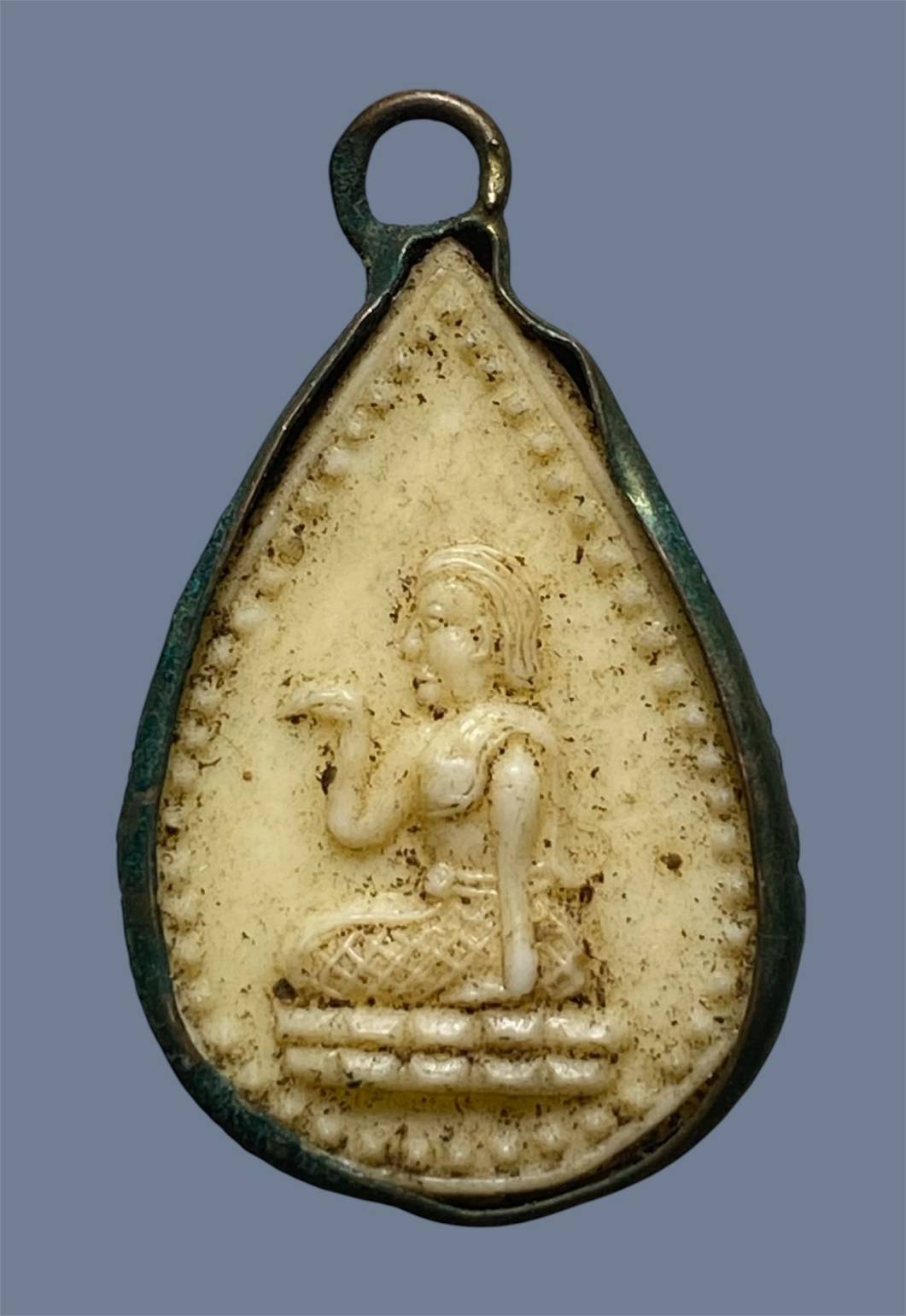 นางกวักเนื้อพลาสติกหลวงพ่อเดิม วัดหนองโพ