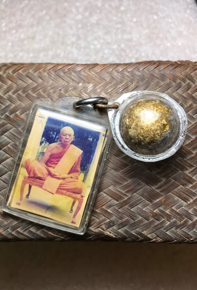 ลูกอมผงพรายกุมารหลวงปู่ทิมวัดระหารไร่