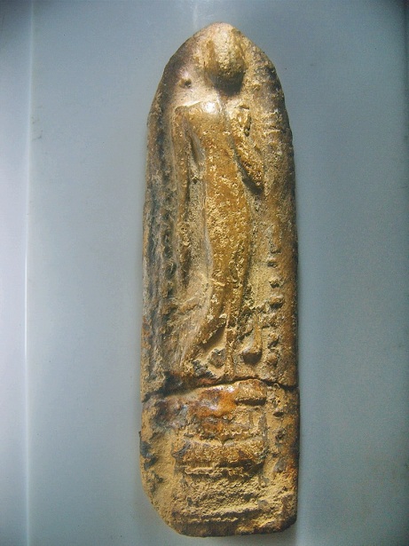 พระลีลาฐานบัว2ชั้น กรุวัดมหาธาตุ สุโขทัย เนื้อดิน หักเดิม ดูง่าย