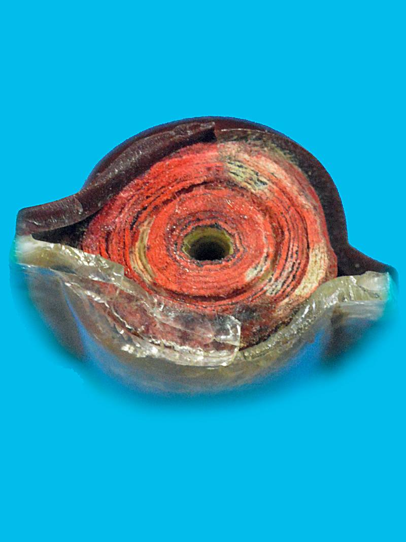 ตะกรุดกระดาษสา ทาสีแดง ปิดทอง มีจาร