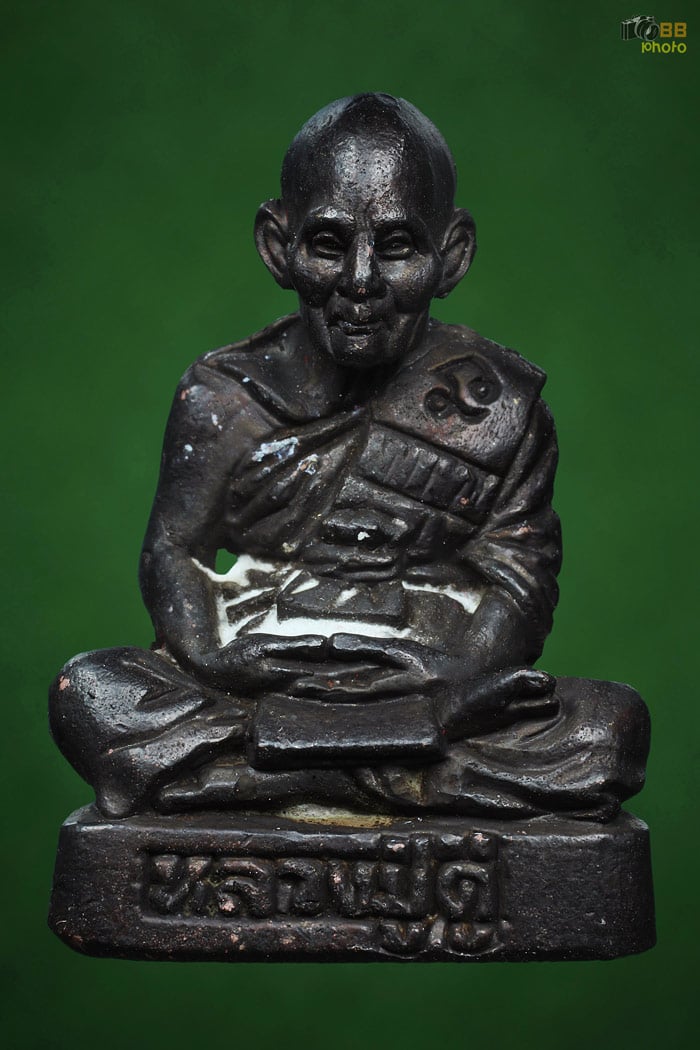 รูปหล่อหลวงปู่ดู่ วัดสะแก