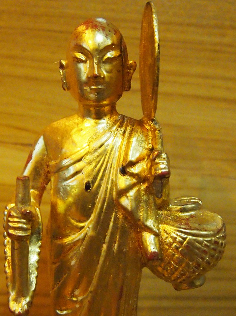 พระศิวลีไม้แกะลงรักปิดทองเก่าจากพม่า