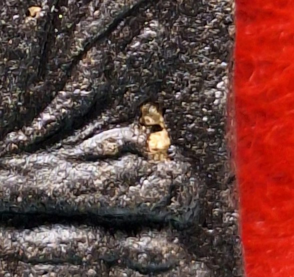 ผงรุ่นแรกครูบาผาผ่า เฒ่าอัฐิชัดเจน แชมป์