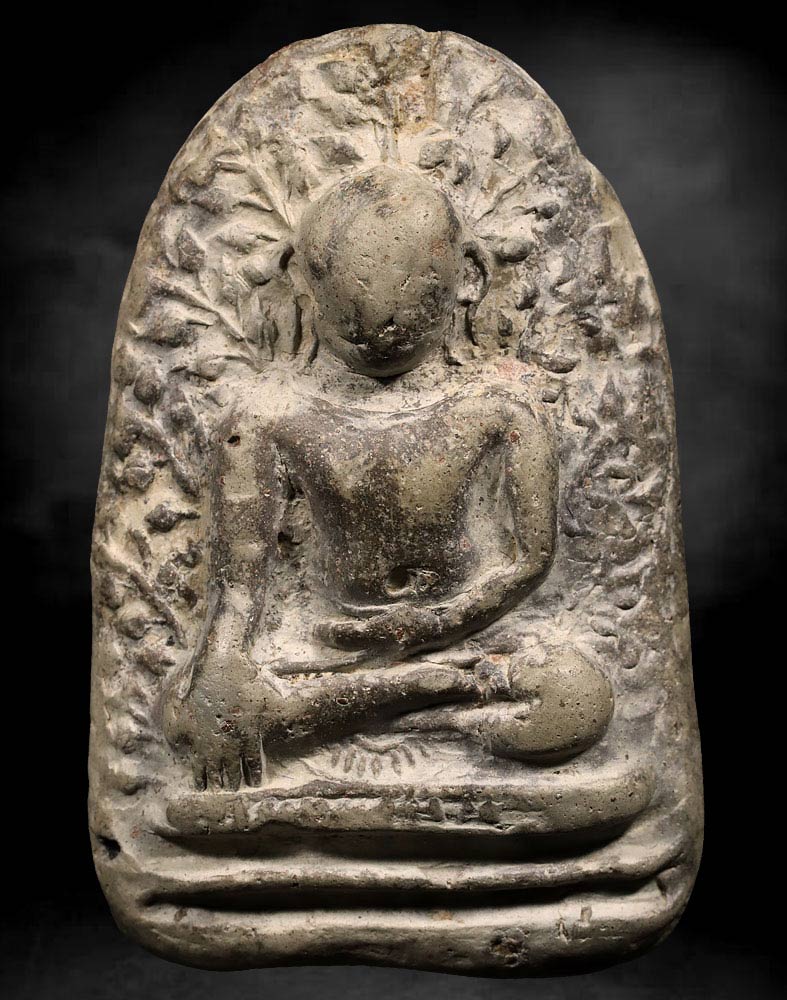 พระเปิมลําพูนเสริมสร้างบารมี อายุ1300ปี