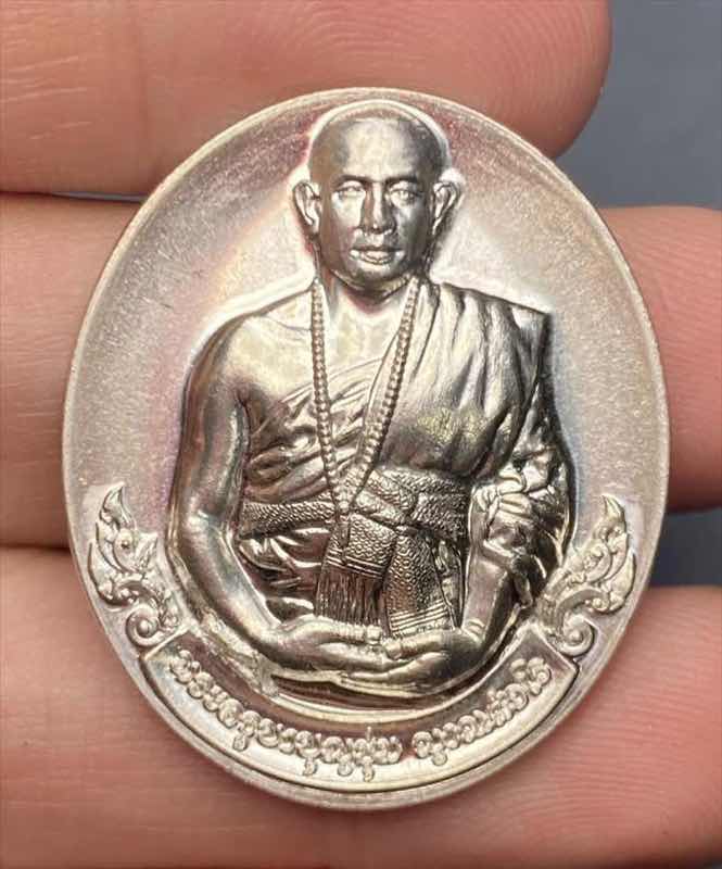 เหรียญเมตตาบารมี ครูบาบุญชุ่ม เนื้อเงิน