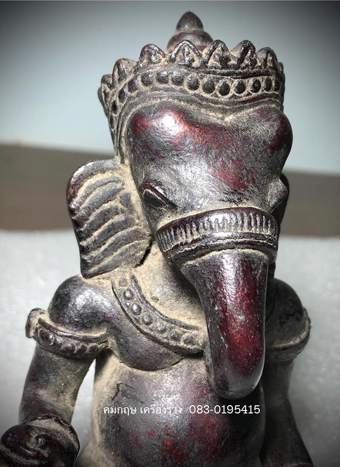 พระพิฆเนศไม้แกะเก่าลงารักร้อยปี